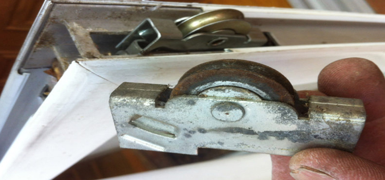 screen door roller repair in La Mesa